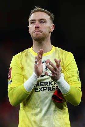 Liverpool v Brighton & Hove Albion, Emirates FA Cup Jason Steele of Brighton And Hove Albion shows his appreciation to the Brighton And Hove Albion fans after the Liverpool v Brighton & Hove Albion Emirates FA Cup 4th Round match at Anfield, Liverpool, England on 14 February 2026 Credit: Ian Stephen Every Second Media Editorial use only. All images are copyright Every Second Media Limited. No images may be reproduced without prior permission. All rights reserved. Premier League and Football League images are subject to licensing agreements with Football DataCo Limited. see https: www.football-dataco.com Copyright: xIMAGO EveryxSecondxMediax ESM-1800-0100 IanxStephenx xEveryxSecondxMediax