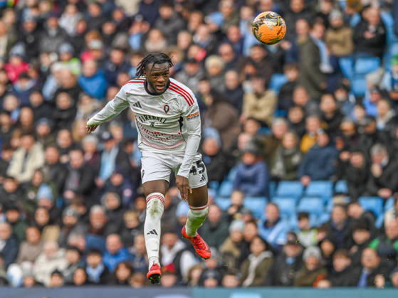 Manchester City v Salford City Emirates FA Cup Rosaire Longelo of Salford City during the Emirates FA Cup Fourth Round match at the Etihad Stadium, Manchester 14 02 2026 UK Newspapers OUT Copyright: xKarlxVallantinex FIL-22981-0091