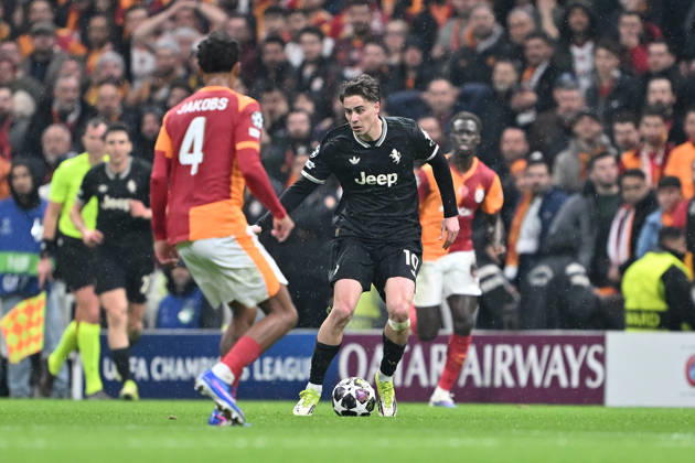 Galatasaray v Juventus - UEFA Champions League ISTANBUL, TURKIYE - FEBRUARY 17: Galatasaray player Ismail Jakobs (4) and Juventus player Kenan Yildiz (10) compete for the ball during the UEFA Champions League Round of 16 play-off first leg match between Galatasaray and Juventus at RAMS Park in Istanbul, Turkiye, on February 17, 2026. Isa Terli Anadolu Istanbul Turkey. Editorial use only. Please get in touch for any other usage. Copyright: x2026xAnadoluxIsaxTerlix