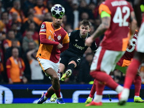 Galatasaray v Juventus - UEFA Champions League ISTANBUL, TURKIYE - FEBRUARY 17: Galatasaray player Ismail Jakobs (4) and Juventus player Francisco Conceicao (7) compete for the ball during the UEFA Champions League Round of 16 play-off first leg match between Galatasaray and Juventus at RAMS Park in Istanbul, Turkiye, on February 17, 2026. Abdulhamid Hosbas Anadolu Istanbul Turkey. Editorial use only. Please get in touch for any other usage. Copyright: x2026xAnadoluxAbdulhamidxHosbasx