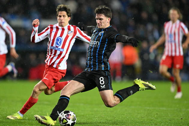 260218 Club Brugge vs Atletico Madrid Christos Tzolis (8) of Club Brugge scores the 3-3 equalizer goal during the Uefa Champions League Knock Out play offs first leg in season 2025 - 2026 between Club Brugge KV and Atletico de Madrid on February 18 , 2026 in Brugge, Belgium. (Photo by David Catry Isosport) Brugge Belgium  Copyright: xDavidxCatryx 20260218DC2_5554
