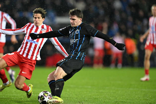 260218 Club Brugge vs Atletico Madrid Christos Tzolis (8) of Club Brugge scores the 3-3 equalizer goal during the Uefa Champions League Knock Out play offs first leg in season 2025 - 2026 between Club Brugge KV and Atletico de Madrid on February 18 , 2026 in Brugge, Belgium. (Photo by David Catry Isosport) Brugge Belgium Copyright: xDavidxCatryx 20260218DC2_5556