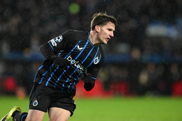 260218 Club Brugge vs Atletico Madrid Christos Tzolis (8) of Club Brugge celebrates after scoring the 3-3 equalizer goal during the Uefa Champions League Knock Out play offs first leg in season 2025 - 2026 between Club Brugge KV and Atletico de Madrid on February 18 , 2026 in Brugge, Belgium. (Photo by David Catry Isosport) Brugge Belgium Copyright: xDavidxCatryx 20260218DC2_5576
