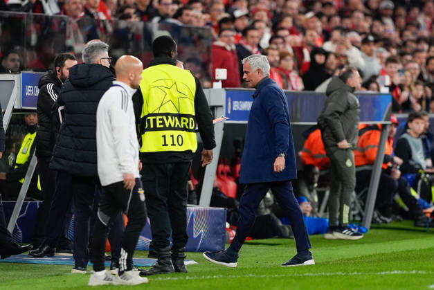 February 18, 2026, Lisbon, Portugal: Jose Mourinho, SL Benfica Coach, (C) in action during UEFA Champions League 2025 26 KO play-offs 1st leg between SL Benfica and Real Madrid CF at Estadio da Luz..Final score: SL Benfica 0:1 Real Madrid CF SL Benfica Vs Real Madrid CF In Lisbon, Portugal - 17 Feb 2026 - ZUMAs197 20260218_aaa_s197_393 Copyright: xBrunoxdexCarvalhox