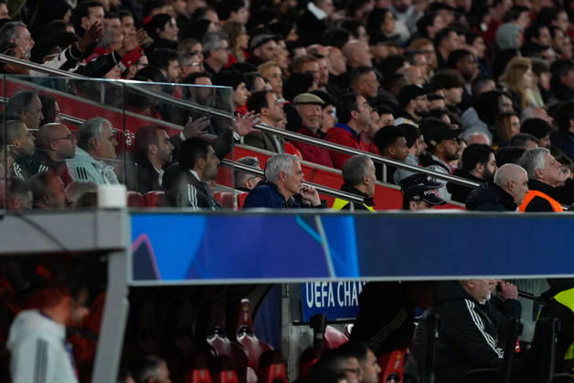 February 18, 2026, Lisbon, Portugal: Jose Mourinho, SL Benfica Coach, (C) in action during UEFA Champions League 2025 26 KO play-offs 1st leg between SL Benfica and Real Madrid CF at Estadio da Luz..Final score: SL Benfica 0:1 Real Madrid CF SL Benfica Vs Real Madrid CF In Lisbon, Portugal - 17 Feb 2026 - ZUMAs197 20260218_aaa_s197_403 Copyright: xBrunoxdexCarvalhox