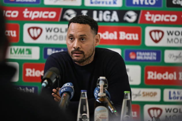 Football, 3rd division, 1. FC Schweinfurt 05, Press conference with new coach Jermaine Jones