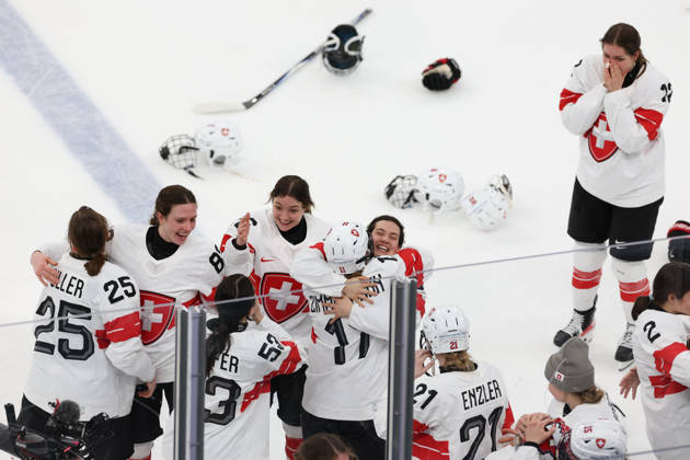 Ice hockey, Eishockey - Milano Cortina 2026 Winter Olympics: Day 13 Team Switzerland celebrates after winning the bronze medal during the Ice Hockey Women Switzerland vs Sweden Bronze Medal Game on day thirteen of the Milano Cortina 2026 Winter Olympic Games, Olympische Spiele, Olympia, OS at Milano Santagiulia Ice Hockey Arena in Milan, Italy, on February 19, 2026. Milano Italy  Copyright: xMattiaxMarteganix originalFilename:martegani-serieami260219_nprTo