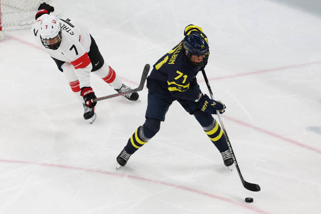 Ice hockey, Eishockey - Milano Cortina 2026 Winter Olympics: Day 13 KJELLBIN Anna and STALDER Lara participate in the Ice Hockey Women Switzerland vs Sweden Bronze Medal Game on day thirteen of the Milano Cortina 2026 Winter Olympic Games, Olympische Spiele, Olympia, OS at Milano Santagiulia Ice Hockey Arena in Milan, Italy, on February 19, 2026. Milano Italy  Copyright: xMattiaxMarteganix originalFilename:martegani-serieami260219_npura