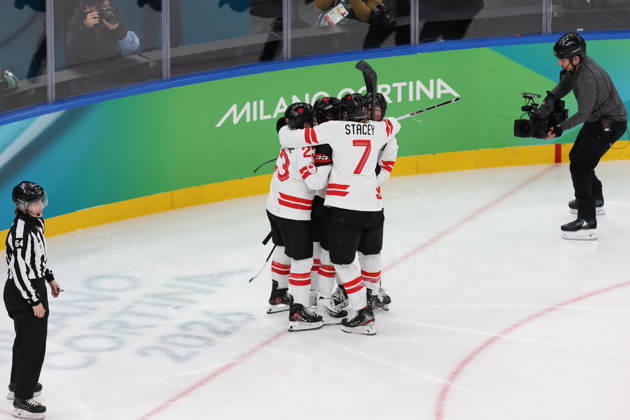 Ice hockey, Eishockey - Milano Cortina 2026 Winter Olympics: Day 13 In Milan, Italy, on February 19, 2026, Kristin O Neill celebrates with the team after a goal during the Ice Hockey Women s United States of America vs. Canada Gold Medal Game on day thirteen of the Milano Cortina 2026 Winter Olympic Games, Olympische Spiele, Olympia, OS at Milano Santagiulia Ice Hockey Arena. Milano Italy  Copyright: xMattiaxMarteganix originalFilename:martegani-serieami260219_np9dC