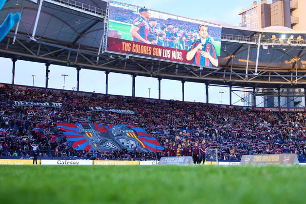 Levante UD v Valencia CF- LaLiga EA Sports VALENCIA, SPAIN - FEBRUARY 15: Levante UD fans raise a banner during to the LaLiga EA Sports match between Levante UD and Valencia CF at Estadio Ciutat de Valencia on February, 2026 in Valencia, Spain. (Photo by Jose Torres Photo Players Images Magara Press) Valencia Estadio Ciutat de Valencia Spain Copyright: xJosexTorresx