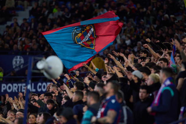 Levante UD v Valencia CF- LaLiga EA Sports VALENCIA, SPAIN - FEBRUARY 15: Levante UD fans during to the LaLiga EA Sports match between Levante UD and Valencia CF at Estadio Ciutat de Valencia on February, 2026 in Valencia, Spain. (Photo by Jose Torres Photo Players Images Magara Press) Valencia Estadio Ciutat de Valencia Spain Copyright: xJosexTorresx
