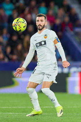 Levante UD v Valencia CF- LaLiga EA Sports VALENCIA, SPAIN - FEBRUARY 15: Jose Gaya of Valencia CF in action during to the LaLiga EA Sports match between Levante UD and Valencia CF at Estadio Ciutat de Valencia on February, 2026 in Valencia, Spain. (Photo by Jose Torres Photo Players Images Magara Press) Valencia Estadio Ciutat de Valencia Spain Copyright: xJosexTorresx