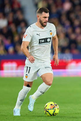 Levante UD v Valencia CF- LaLiga EA Sports VALENCIA, SPAIN - FEBRUARY 15: Luis Rioja of Valencia CF runs with the ball during to the LaLiga EA Sports match between Levante UD and Valencia CF at Estadio Ciutat de Valencia on February, 2026 in Valencia, Spain. (Photo by Jose Torres Photo Players Images Magara Press) Valencia Estadio Ciutat de Valencia Spain Copyright: xJosexTorresx