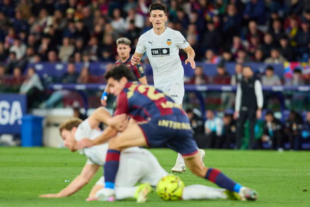 Levante UD v Valencia CF- LaLiga EA Sports VALENCIA, SPAIN - FEBRUARY 15: Jose Luis Garcia Pepelu of Valencia CF looks on during to the LaLiga EA Sports match between Levante UD and Valencia CF at Estadio Ciutat de Valencia on February, 2026 in Valencia, Spain. (Photo by Jose Torres Photo Players Images Magara Press) Valencia Estadio Ciutat de Valencia Spain Copyright: xJosexTorresx
