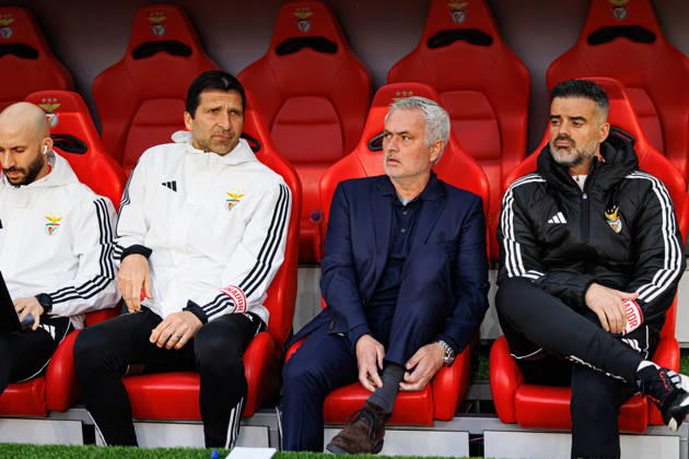 Jose Mourinho seen during Liga Portugal game between SL Benfica and AFS Aves (Luis Loureiro Ball Raw Images) Lisbon Estadio da Luz Portugal Copyright: xLuisxLoureirox luisloureiro_slbenfica_avs_2526_2-83