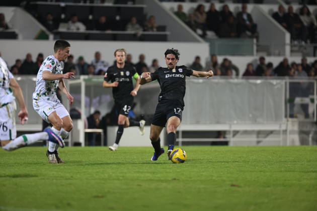 Francisco Trincao (Sporting CP) in action during the match between Moreirense FC and Sporting CP, valid for Liga Portugal Betclic 2025 2026 at Estadio Comendador Joaquim Almeida on 21 February 2026. Moreira de Conegos Estadio Comendador Joaquim Almeida Moreira de Conegos Portugal Copyright: xIMAGOx xPRIMExSPORTSxIMAGESx xFILIPExOLIVEIRAx
