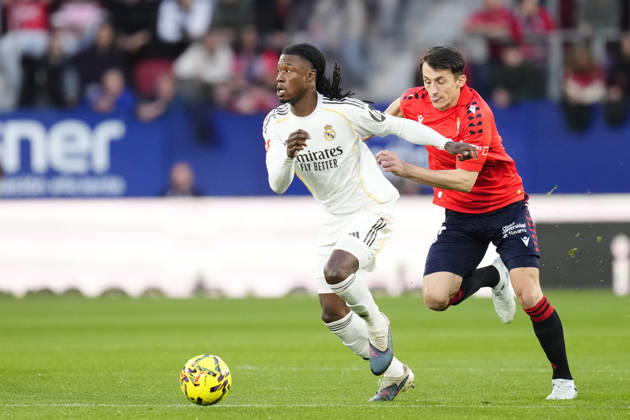 CA Osasuna v Real Madrid CF - LaLiga EA Sports PAMPLONA, SPAIN - FEBRUARY 21: Eduardo Camavinga central midfield of Real Madrid and France and Ante Budimir centre-forward of Osasuna and Croatia compete for the ball during the LaLiga EA Sports football match between CA Osasuna and Real Madrid CF at Estadio El Sadar on February 21, 2026 in Pamplona, Spain. Jose Hernandez Anadolu Pamplona Spain. Editorial use only. Please get in touch for any other usage.  Copyright: x2026xAnadoluxJosexHernandezx