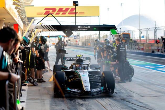 Kimi Antonelli Mercedes AMG Petronas Formula One Team, Italy, 12 in W17, BAH, Formula 1 World Championship, Pre Season Test 2, Bahrain International Circuit, Test Day 2, 2026 season, 19 02 2026 BAH, Formula 1 World Championship, Pre Season Test 2, Bahrain International Circuit, Test Day 2, 2026 season, 19 02 2026 Sakhir Copyright: xEibner-Pressefoto MarcelxFischerx EP_MFI