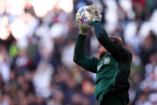 Michele Di Gregorio (Juventus Fc) warm up, Serie A, Juventus FC v Como 1907 , Allianz Stadium, February 21, 2026, Turin, Italy.