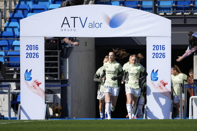 February 22, 2026, Valdebebas, Madrid, Spain: Caroline Weir and Sara Holmgaard of Real Madrid CF warms up during the Spanish Women League, Liga F, football match played between Real Madrid and CD Costa Adeje Tenerife at Alfredo Di Stefano stadium on February 22, 2026, in Valdebebas, Madrid, Spain. Valdebebas Spain - ZUMAa181 20260222_zaa_a181_001 Copyright: xOscarxJ.xBarrosox