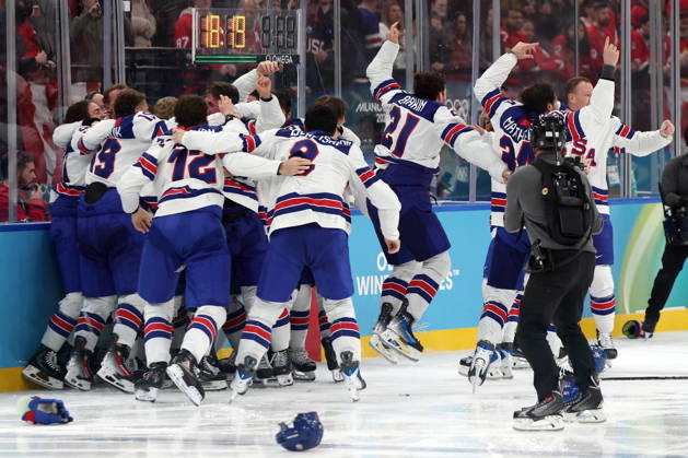 Milano Cortina 2026, Milan, Italy, 22.02, 2026, MiCo2026, MiCo, 2026, Olympics, Olympic, Winter Olympic, Olympic Winter games, Winterspiele,Spiele, Summer games Ice hockey, Eishockey hockey, USA, Canada, final United States team players celebrate after their Ice Hockey final game between Canada and United States of Milano Cortina 2026 Olympic Winter Games in Milan, Italy, 22.02.2026. Photo: Roman Koksarov (RKF) Milan Italy Copyright: xRomanxKoksarovx hock_MiCo20260222rk2563