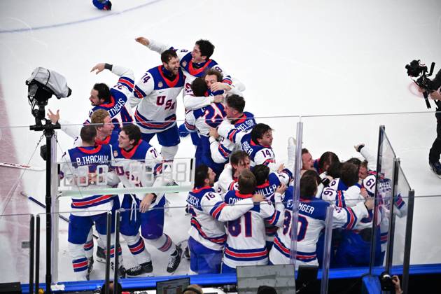 HOCKEY SUR GLACE JO MILAN CORTINA 2026 2026 CANADA ETATS UNIS 1 2 ap SANTAGIULIA ICE HOCKEY ARENA MILAN ITALIE 22 02 2026 PAPON BERNARD prolongation joie apres le but en or du 2 1 de hughes jack usa MILAN SANTAGIULIA ICE HOCKEY ARENA Italie GermanyxJapanxUKxFrancexBelgiumxOUT  Copyright: xPAPONxBERNARDx