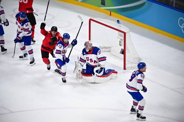 HOCKEY SUR GLACE JO MILAN CORTINA 2026 2026 CANADA ETATS UNIS 1 2 ap SANTAGIULIA ICE HOCKEY ARENA MILAN ITALIE 22 02 2026 PAPON BERNARD 2e tiers temps action du but du 1 1 de makar cale cad MILAN SANTAGIULIA ICE HOCKEY ARENA Italie GermanyxJapanxUKxFrancexBelgiumxOUT  Copyright: xPAPONxBERNARDx
