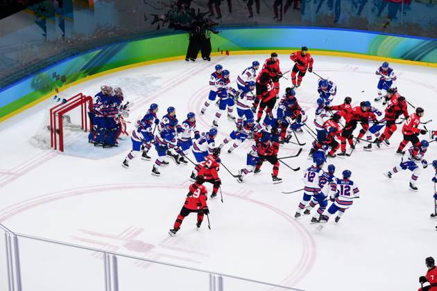 HOCKEY SUR GLACE JO MILAN CORTINA 2026 2026 CANADA ETATS UNIS 1 2 ap SANTAGIULIA ICE HOCKEY ARENA MILAN ITALIE 22 02 2026 PAPON BERNARD la patinoire avec effet de superposition MILAN SANTAGIULIA ICE HOCKEY ARENA Italie GermanyxJapanxUKxFrancexBelgiumxOUT  Copyright: xPAPONxBERNARDx