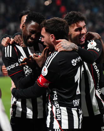 ISTANBUL, TURKEY - FEBRUARY 22: Wilfred Ndidi (4) of Besiktas celebrates after scoring the first goal of his team with Orkun Kokcu (10) , Junior Olaitan (15) and Emirhan Topcu (R) during the Trendyol Turkish Süper League match between Besiktas JK and Göztepe SK at Tupras Stadium on February 22, 2026 in Istanbul, Turkey. (Photo by Seskimphoto ) Besiktas v Goztepe - Turkish Super League