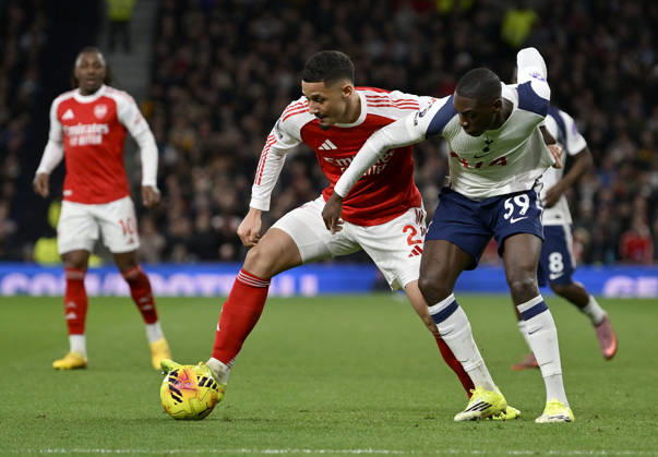 Tottenham Hotspur V Arsenal. Premier League William Saliba (Arsenal) and Randal Kolo Muani (Spurs) during the Tottenham Hotspur V Arsenal Premier League match at the Tottenham Hotspur Stadium, London. Tottenham Tottenham Hotspur Stadium UK Copyright: xMartinxDaltonx Spurs_Arsenal_220226_MD_038