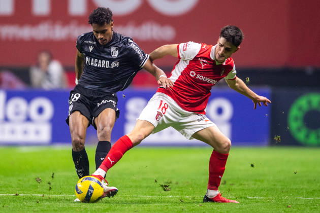 February 21, 2026, Braga, Braga, Portugal: BRAGA, PORTUGAL - FEBRUARY 21: THIAGO BALIEIRO from Vitoria SC is seen on action during the Liga Portugal Betclic 2025 26 League match between SC Braga and Vitoria SC, at Estadio Municipal de Braga on February 21, 2026 in Braga, Portugal Braga Portugal - ZUMAl192 20260221_zsp_l192_028 Copyright: xMiguelxLemosx