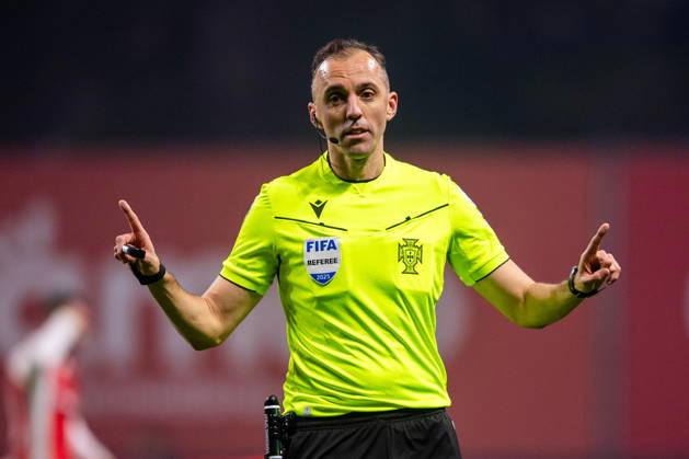 February 21, 2026, Braga, Braga, Portugal: BRAGA, PORTUGAL - FEBRUARY 21: JOAO PINHEIRO referee of the game is seen on action during the Liga Portugal Betclic 2025 26 League match between SC Braga and Vitoria SC, at Estadio Municipal de Braga on February 21, 2026 in Braga, Portugal Braga Portugal - ZUMAl192 20260221_zsp_l192_050 Copyright: xMiguelxLemosx
