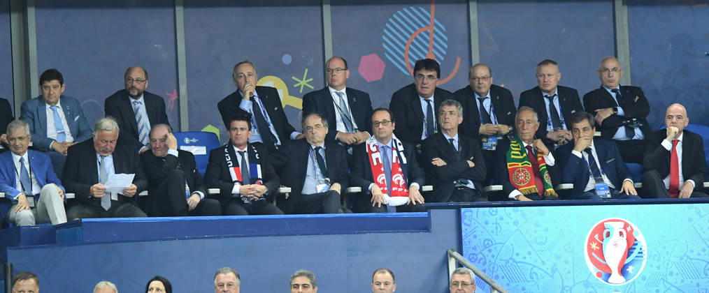 Portugal wins UEFA EURO, EM, Europameisterschaft,Fussball 2016 PARIS, FRANCE - JULY 10: French President Francois Hollande, FIFA President Gianni Infantino, President of Portugese Football Federation Fernando Gomes, Portugal s President Marcelo Rebelo de Sousa, UEFA acting President Angel Maria Villar and Prince of Monaco Albert II watch the Euro 2016 final football match between Portugal and France at the Stade de France in Saint-Denis, north of Paris, France on July 10, 2016. Ile-de-France France. Editorial use only. Please get in touch for any other usage. Copyright: x2025xAnadoluxMustafaxYalcinx