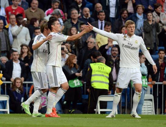 Real Madrid CF v UD Almeria - La Liga MADRID, SPAIN - APRIL 29: James Rodriguez (2nd L) of Real Madrid CF celebrates with his teammates after scoring a goal during the La Liga match between Real Madrid CF and UD Almeria at Estadio Santiago Bernabeu on April 29, 2015 in Madrid, Spain. Evrim Aydin Anadolu Agency Madrid Spain. Editorial use only. Please get in touch for any other usage. Copyright: x2025xAnadoluxEvrimxAydınx
