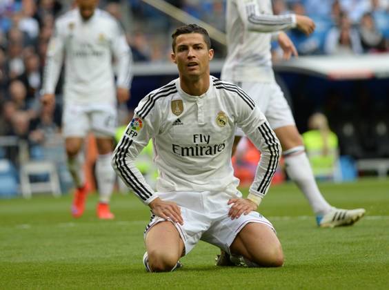 Real Madrid CF v UD Almeria - La Liga MADRID, SPAIN - APRIL 29: Cristiano Ronaldo of Real Madrid CF gestures during the La Liga match between Real Madrid CF and UD Almeria at Estadio Santiago Bernabeu on April 29, 2015 in Madrid, Spain. Evrim Aydin Anadolu Agency Madrid Spain. Editorial use only. Please get in touch for any other usage. Copyright: x2025xAnadoluxEvrimxAydınx