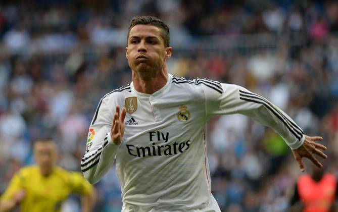 Real Madrid CF v UD Almeria - La Liga MADRID, SPAIN - APRIL 29: Cristiano Ronaldo of Real Madrid CF in action during the La Liga match between Real Madrid CF and UD Almeria at Estadio Santiago Bernabeu on April 29, 2015 in Madrid, Spain. Evrim Aydin Anadolu Agency Madrid Spain. Editorial use only. Please get in touch for any other usage. Copyright: x2025xAnadoluxEvrimxAydınx