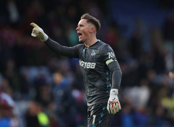 Premier League - Crystal Palace FC v Wolverhampton Wanderers LONDON, ENGLAND, FEBRUARY 21: Dean Henderson of Crystal Palace looks frustrated with the Crystal Palace fans at the full time whistle during the match between Crystal Palace FC and Wolverhampton Wanderers FC in the Premier League at Selhurst Park Stadium in London, England, on February 21. (Photo by Daniel Weir) London Selhurst Park Stadium England Copyright: xDanielxWeir SportsxPressxPhotox SPPA_Crystal_Palace_Wolverhampton_Wanderers_220226_DW63