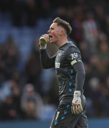 Premier League - Crystal Palace FC v Wolverhampton Wanderers LONDON, ENGLAND, FEBRUARY 21: Dean Henderson of Crystal Palace looks frustrated with the Crystal Palace fans at the full time whistle during the match between Crystal Palace FC and Wolverhampton Wanderers FC in the Premier League at Selhurst Park Stadium in London, England, on February 21. (Photo by Daniel Weir) London Selhurst Park Stadium England Copyright: xDanielxWeir SportsxPressxPhotox SPPA_Crystal_Palace_Wolverhampton_Wanderers_220226_DW65