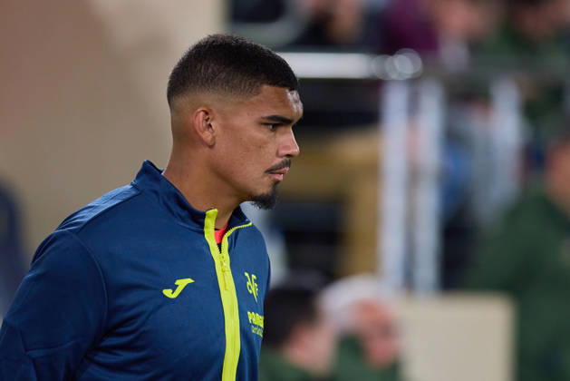 Villarreal CF and Valencia CF - LaLiga EA Sports VILLARREAL, SPAIN - FEBRUARY 22: Luiz Junior Goalkeeper of Villarreal CF looks on prior to the LaLiga EA Sports match between Villarreal CF and Valencia CF at Estadio de la Ceramica on February 22, 2026 in Villarreal, Spain. (Photo by Jose Torres Photo Players Images Magara Press) Villarreal Estadio de la Ceramica Spain Copyright: xJosexTorresx