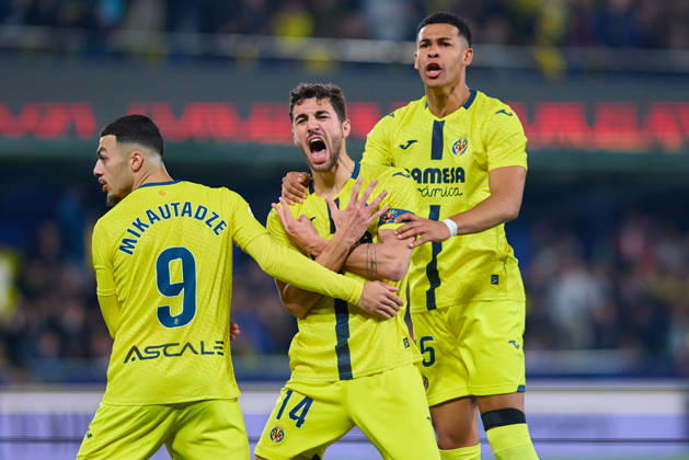 Villarreal CF and Valencia CF - LaLiga EA Sports VILLARREAL, SPAIN - FEBRUARY 22: Santi Comesana Central Midfield of Villarreal CF celebrates after scoring his team s first goal during to the LaLiga EA Sports match between Villarreal CF and Valencia CF at Estadio de la Ceramica on February 22, 2026 in Villarreal, Spain. (Photo by Jose Torres Photo Players Images Magara Press) Villarreal Estadio de la Ceramica Spain Copyright: xJosexTorresx
