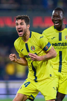 Villarreal CF and Valencia CF - LaLiga EA Sports VILLARREAL, SPAIN - FEBRUARY 22: Santi Comesana Central Midfield of Villarreal CF celebrates after scoring his team s first goal during to the LaLiga EA Sports match between Villarreal CF and Valencia CF at Estadio de la Ceramica on February 22, 2026 in Villarreal, Spain. (Photo by Jose Torres Photo Players Images Magara Press) Villarreal Estadio de la Ceramica Spain Copyright: xJosexTorresx