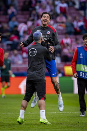 Atletico de Madrid v Club Brugge KV - UEFA Champions League 2025 26 League Knockout Play-off Second Leg Jose Maria Gimenez of Atletico de Madrid (R) warms up with Antoine Griezmann of Atletico de Madrid (L) prior to the UEFA Champions League 2025 26 League Knockout Play-off Second Leg match between Atletico de Madrid and Club Brugge KV at Estadio Riyadh Air Metropolitano on February 24, 2026 in Madrid, Spain. Madrid Estadio Riyadh Air Metropolitano Madrid Spain Copyright: xAlbertoxGardinx AGardin_20260224_Foot_Champ_Atl_Mad_Bru_1095