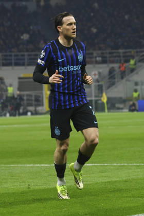 FC Internazionale Milano v FK Bodo Glimt - UEFA Champions League 2025 26 League Knockout Play-off Second Leg Piotr Zielinski plays during the UEFA Champions League 2025 26 League Knockout Play-off Second Leg match between FC Internazionale Milano and FK Bodo Glimt in Milano, Italy, on February 24, 2026, at Giuseppe Meazza stadium Milano Italy Copyright: xMairoxCinquettix originalFilename:cinquetti-fcintern260224_np95F