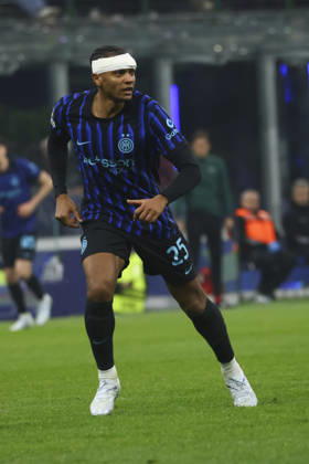 FC Internazionale Milano v FK Bodo Glimt - UEFA Champions League 2025 26 League Knockout Play-off Second Leg Manuel Akanji plays during the UEFA Champions League 2025 26 League Knockout Play-off Second Leg match between FC Internazionale Milano and FK Bodo Glimt at Giuseppe Meazza stadium in Milano, Italy, on February 24, 2026. Milano Italy Copyright: xMairoxCinquettix originalFilename:cinquetti-fcintern260224_np9FZ