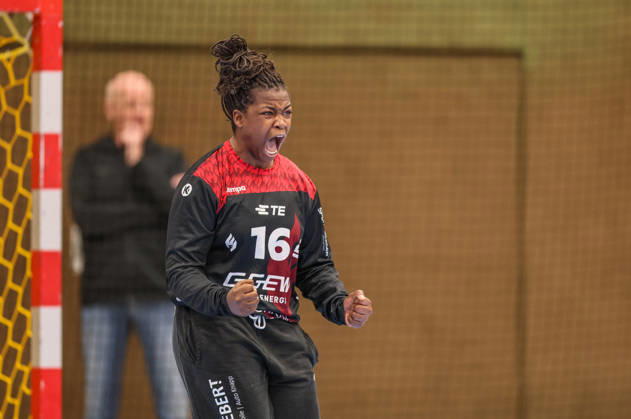 GER, Bensheim, HSG Bensheim Auerbach Flames vs HSG Blomberg Lippe, Alsco Handball Bundesliga Frauen, Handball, DHB, Spielzeit 2025 2026, Weststadthalle Bensheim, 19 Spieltag im Bild Vanessa Fehr HSG Bensheim Auerbach Flames Frauen 16 , Jubel und Emotionen DFB DFL REGULATIONS PROHIBIT ANY USE OF PHOTOGRAPHS AS IMAGE SEQUENCES AND OR QUASI VIDEO, 28 02 2026 Copyright: HMBxMedia HendrikxHamelau