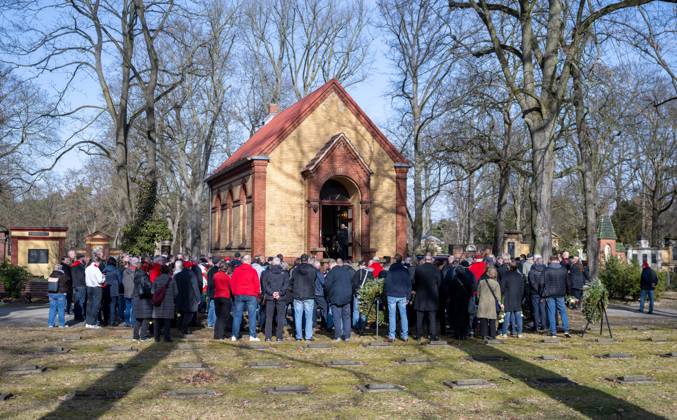 Funeral service for former Union Berlin stadium announcer Andre Rolle