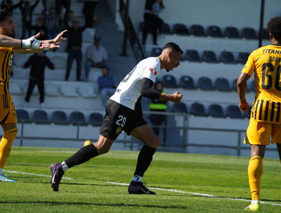 Liga Portugal 2 Meu Super Round 24 football match between SC Farense and Lusitania Lourosa FC, Faro, Portugal Faro, Portugal. 1 st Mar, 2026. Claudio Falcao SC Farense player, celebrating the first goal of the match for his team, during the SC Farense 2 - 1 Lusitano Lourosa FC Round 24 match for the football Liga Portugal 2 Meu Super. Nuno Pires Veloso Alamy Live News. Copyright: xNunoxPiresxVelosox