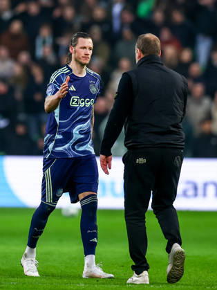 2026-03-07 FC Groningen v Ajax - Dutch Eredivisie GRONINGEN, NETHERLANDS - MARCH 7: Wout Weghorst of AFC Ajax shake hand with Head Coach Dick Lukkien of FC Groningen during the Dutch Eredivisie match between FC Groningen and Ajax at Stadion Euroborg on March 7, 2026 in Groningen, Netherlands. Groningen Stadion Euroborg Netherlands Content not available for redistribution in The Netherlands directly or indirectly through any third parties. Copyright: xPieterxvanxderxWoudex