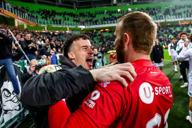2026-03-07 FC Groningen v Ajax - Dutch Eredivisie GRONINGEN, NETHERLANDS - MARCH 7: Goalkeeper Etienne Vaessen of FC Groningen celebrate the win with Goalkeeper Hidde Jurjus of FC Groningen during the Dutch Eredivisie match between FC Groningen and Ajax at Stadion Euroborg on March 7, 2026 in Groningen, Netherlands. Groningen Stadion Euroborg Netherlands Content not available for redistribution in The Netherlands directly or indirectly through any third parties. Copyright: xPieterxvanxderxWoudex