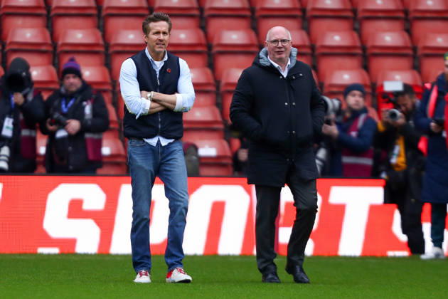 Wrexham v Chelsea, Emirates FA Cup Ryan Reynolds, Co-owner of Wrexham talks to Shaun Harvey, Club Director of Wrexham ahead of the Wrexham v Chelsea Emirates FA Cup match at the STÅK Cae Ras, Wrexham, Wales on 7 March 2026 Credit: Luke Williams Every Second Media Editorial use only. All images are copyright Every Second Media Limited. No images may be reproduced without prior permission. All rights reserved. Premier League and Football League images are subject to licensing agreements with Football DataCo Limited. see https: www.football-dataco.com Copyright: xIMAGO EveryxSecondxMediax ESM-1845-0051 LukexWilliamsx xEveryxSecondxMediax